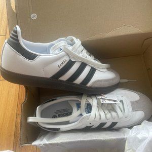 NWT Adidas Sambas OG White Size 5.5 M / 6.5 W (fits like a 7 W)